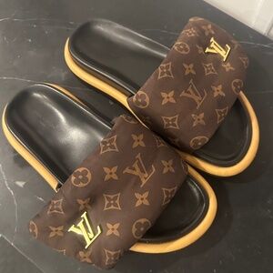 Louis Vuitton monogram Pool Pillow Flat Comfort Mule